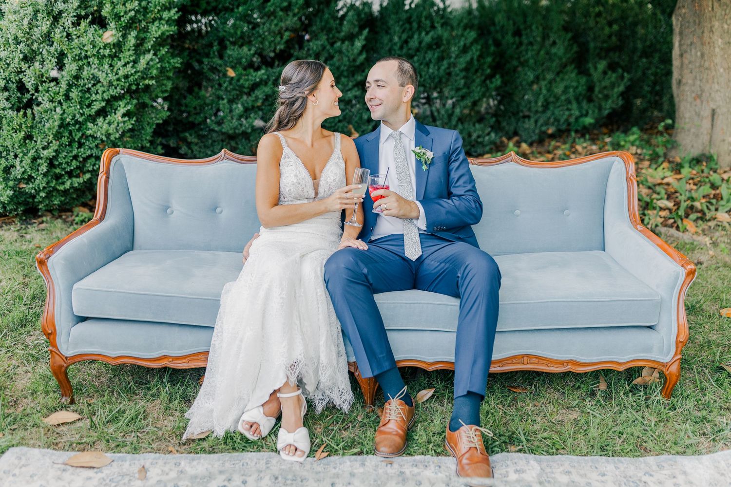 RUST MANOR HOUSE LEESBURG VIRGINIA WEDDING PICTURES BRIDE GROOM