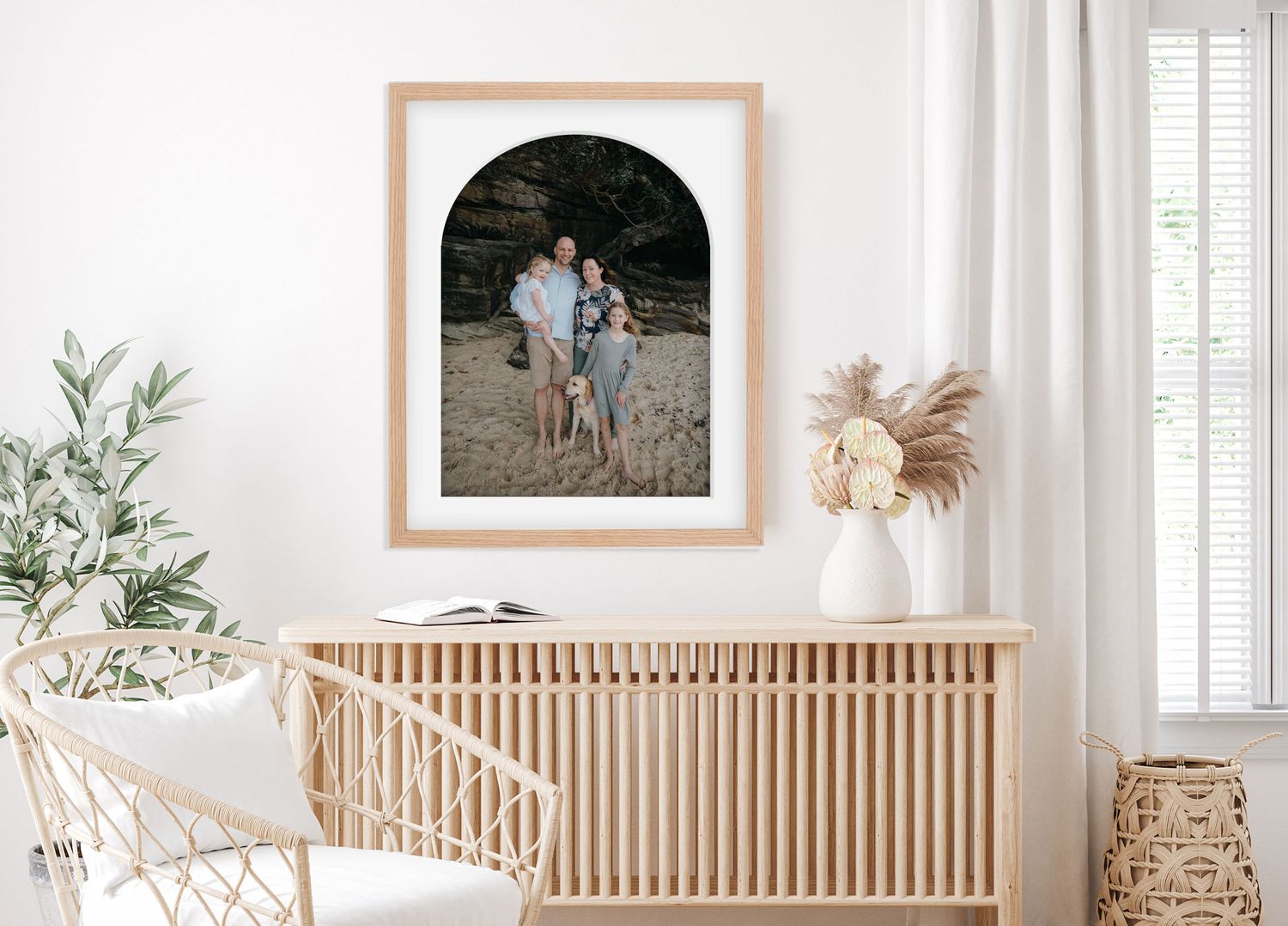 balmoral Sydney beach family photo in arch frame