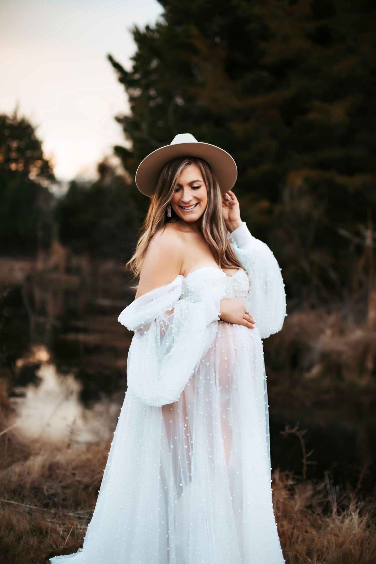 maternity session with Gray Mornings Photography