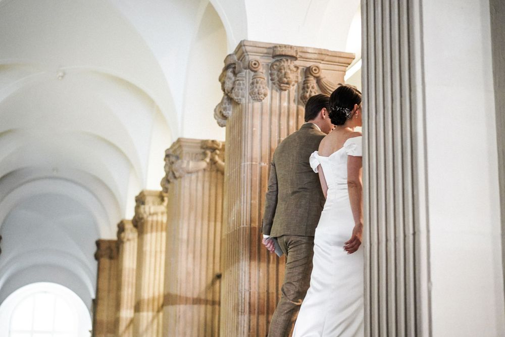 Standesamtliche Trauung Heiraten in Wuppertal Hochzeit in Wuppertal Hochzeitsfotograf emotional natürlich nah Brautpaar