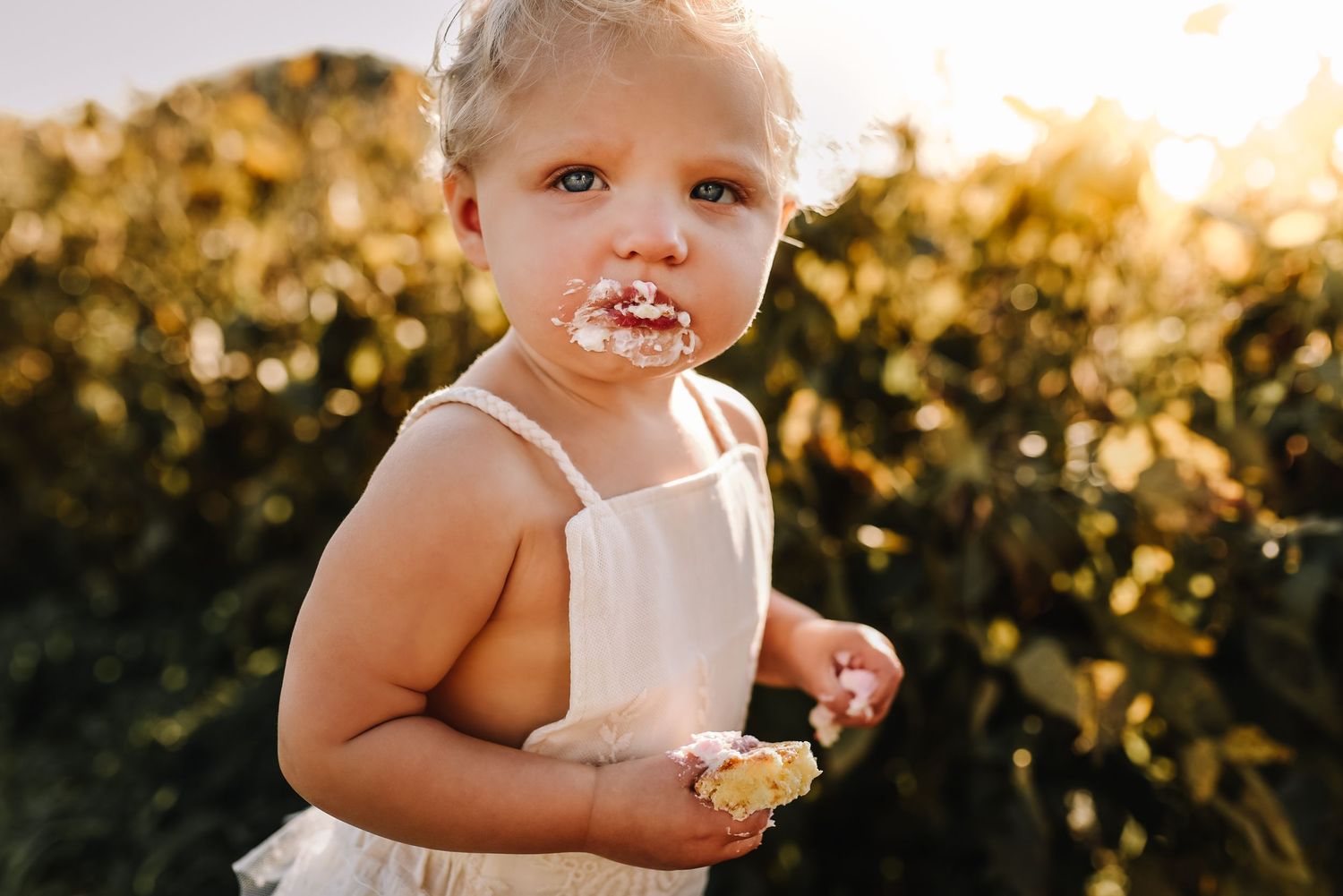 Tennessee Photographer specializing in growing with young families. Documenting all your milestones from weddings to New