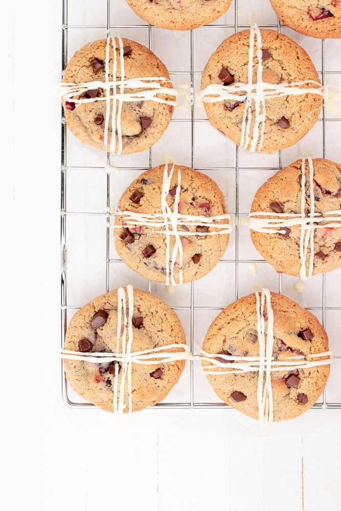 Hot Cross Bun Cookies - Photo by © Reka Csulak