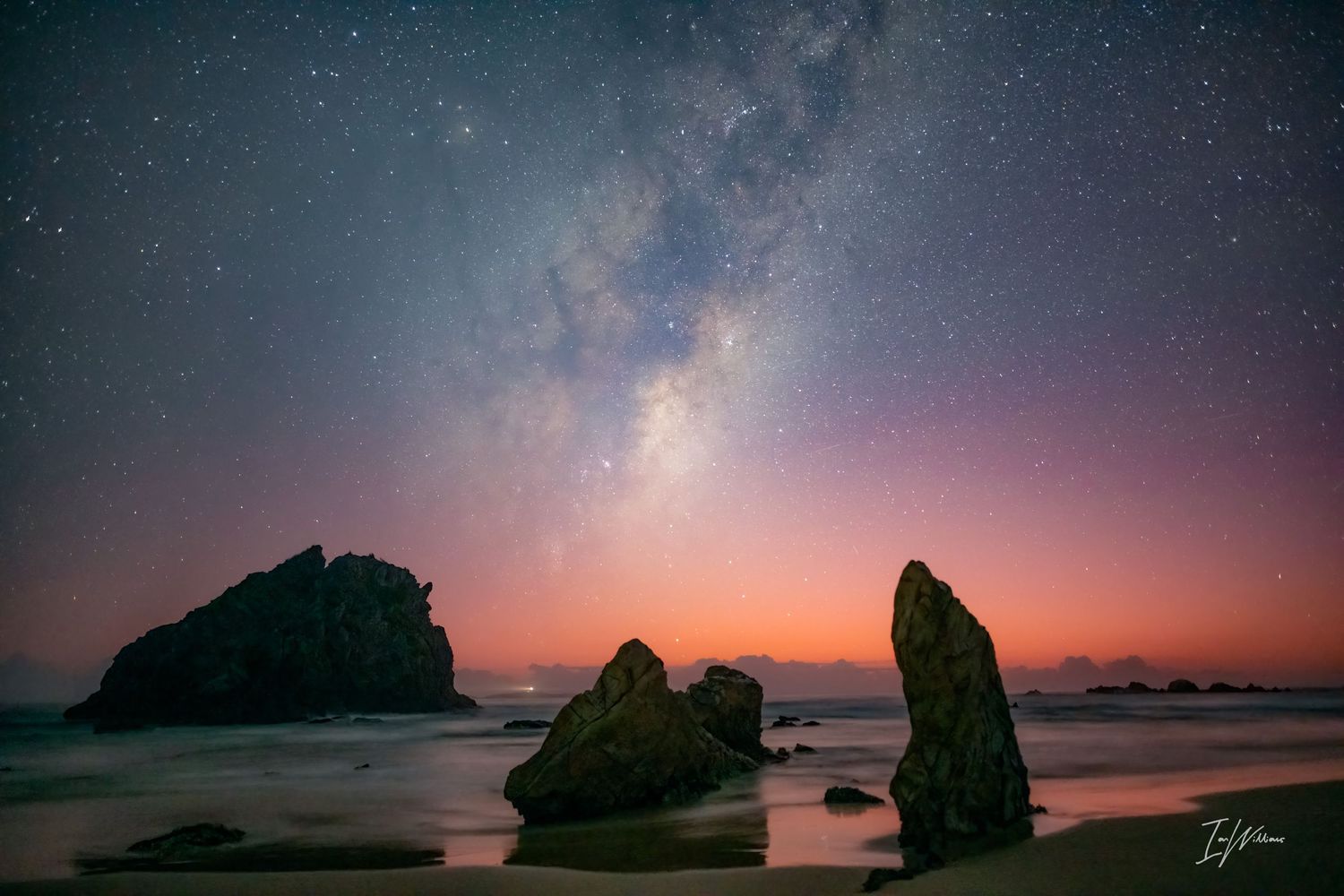 Milky Way at dawn at Glass House Rocks