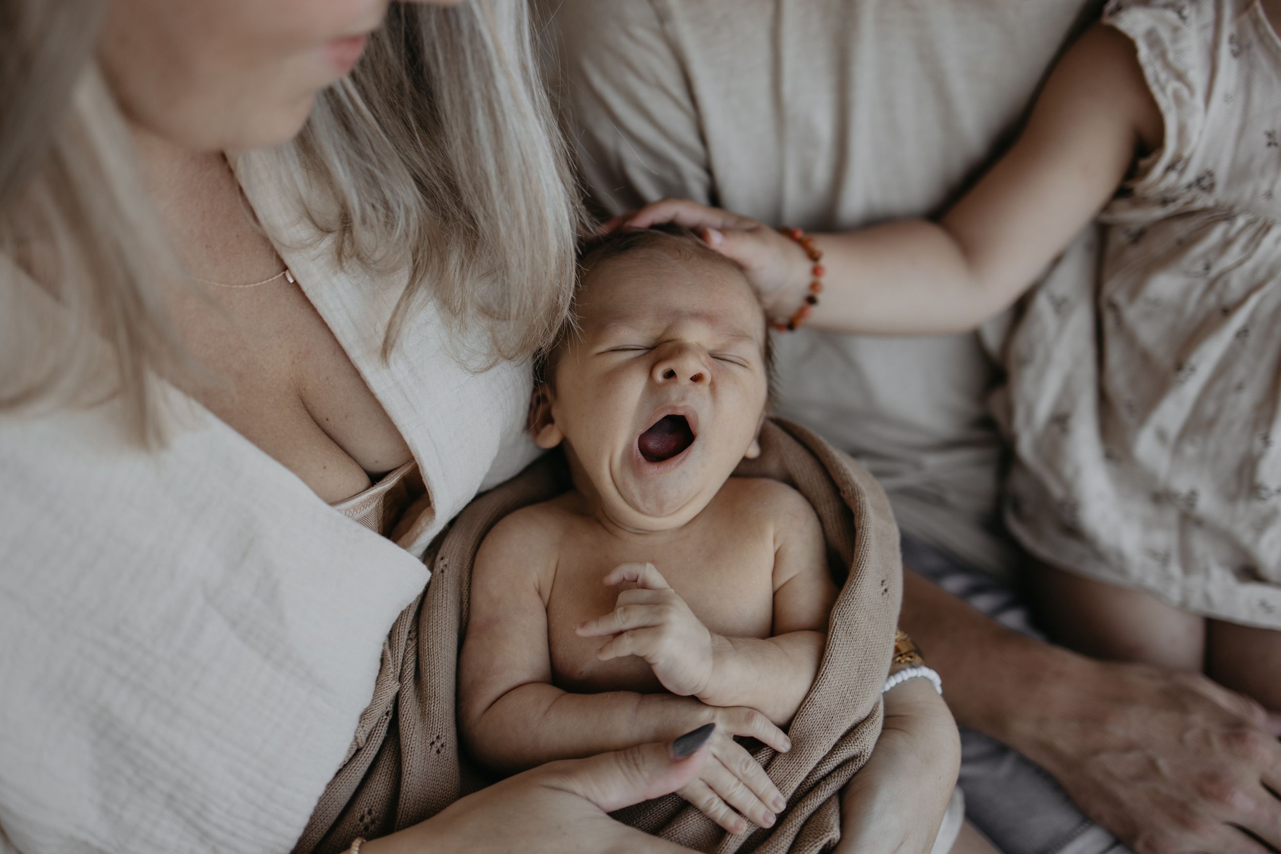 baby tijdens newbornshoot