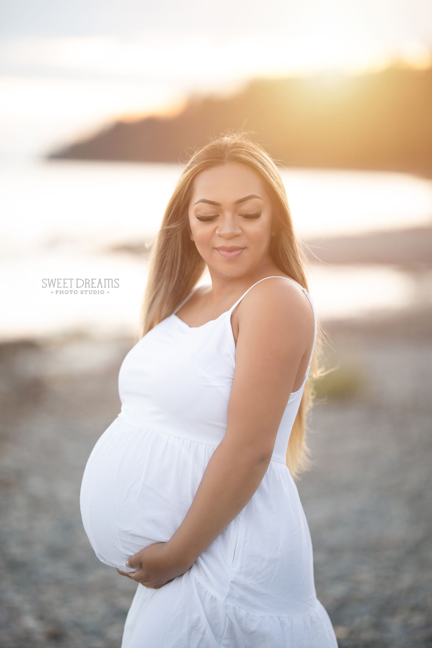 Surrey BC Vancouver Maternity Pregnancy Photos - Sweet Dreams Photo Studio