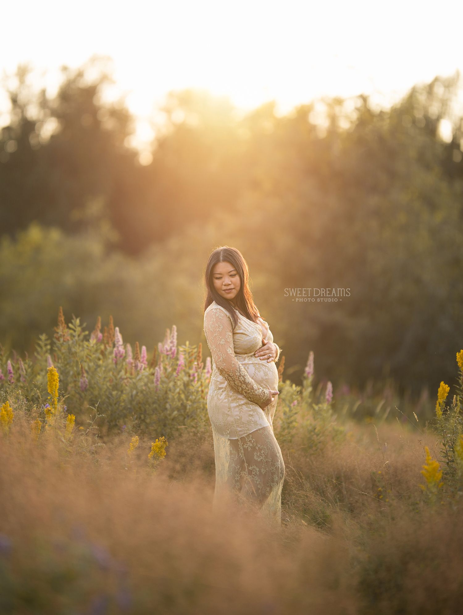 Surrey BC Vancouver Maternity Pregnancy Photos - Sweet Dreams Photo Studio
