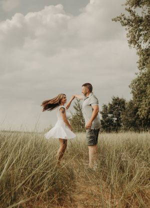 Michigan Engagement Photographer | Creative Art By Bree