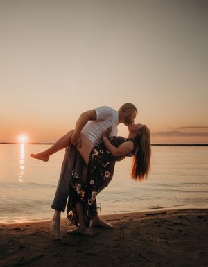 Michigan Engagement Photographer | Creative Art By Bree