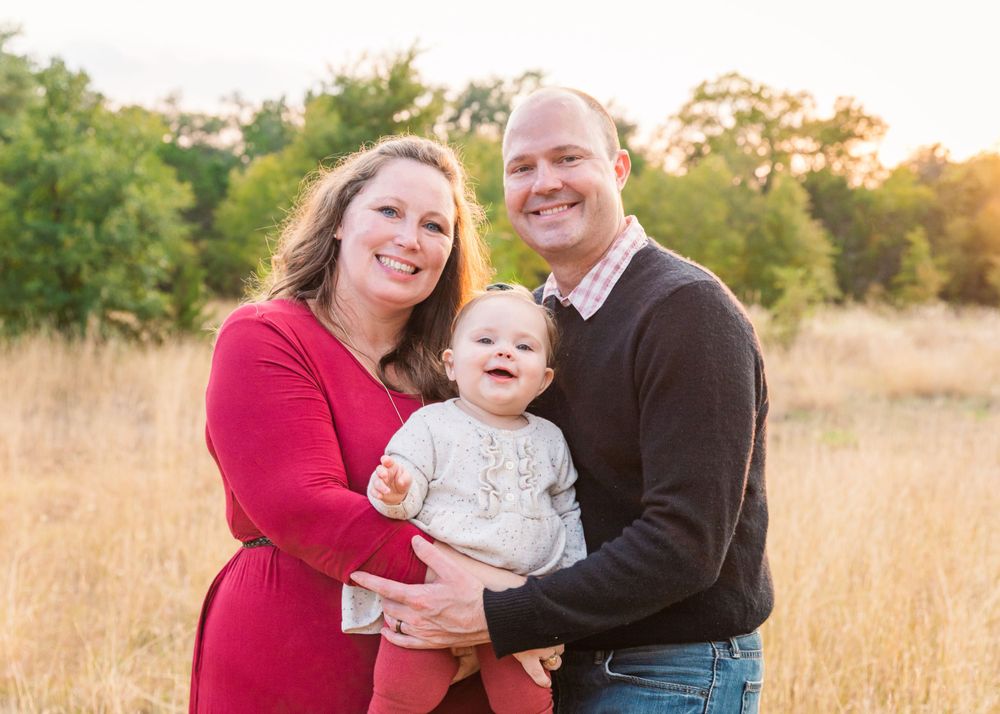 holiday mini session at Circle C Ranch in Austin