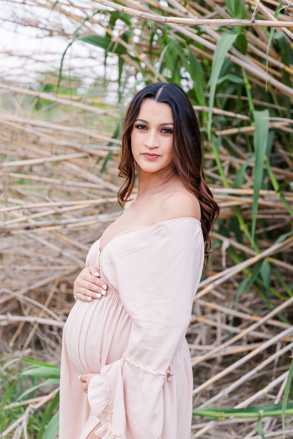maternity session at 5 Mile Dam in San Marcos