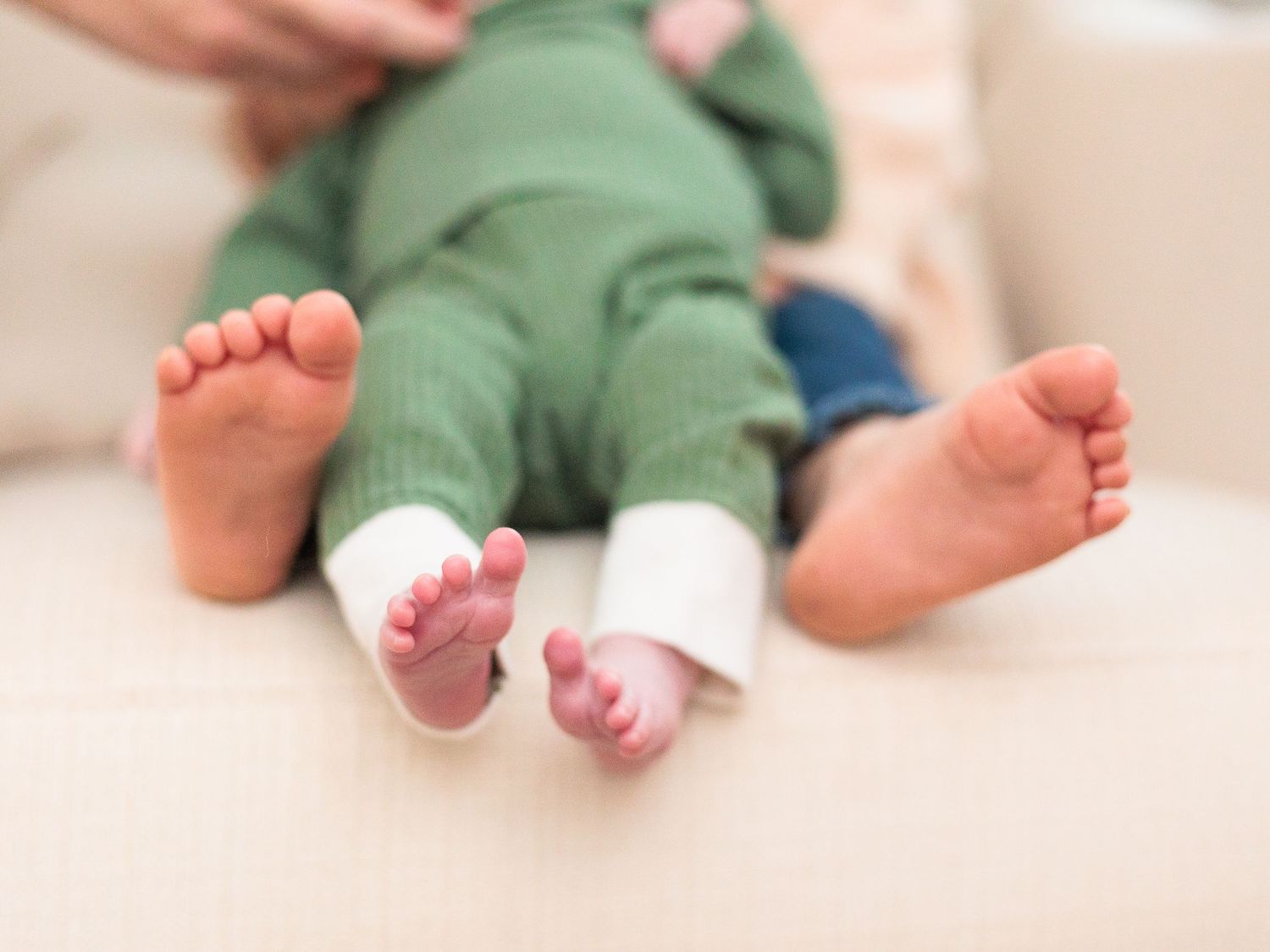 fresh 48, newborn in home lifestyle photos