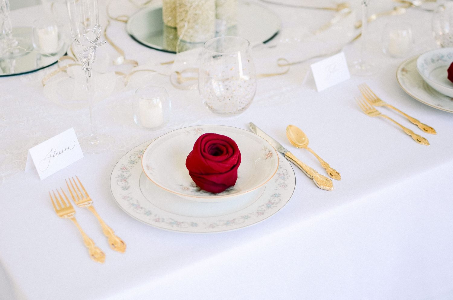 Placecards set on table