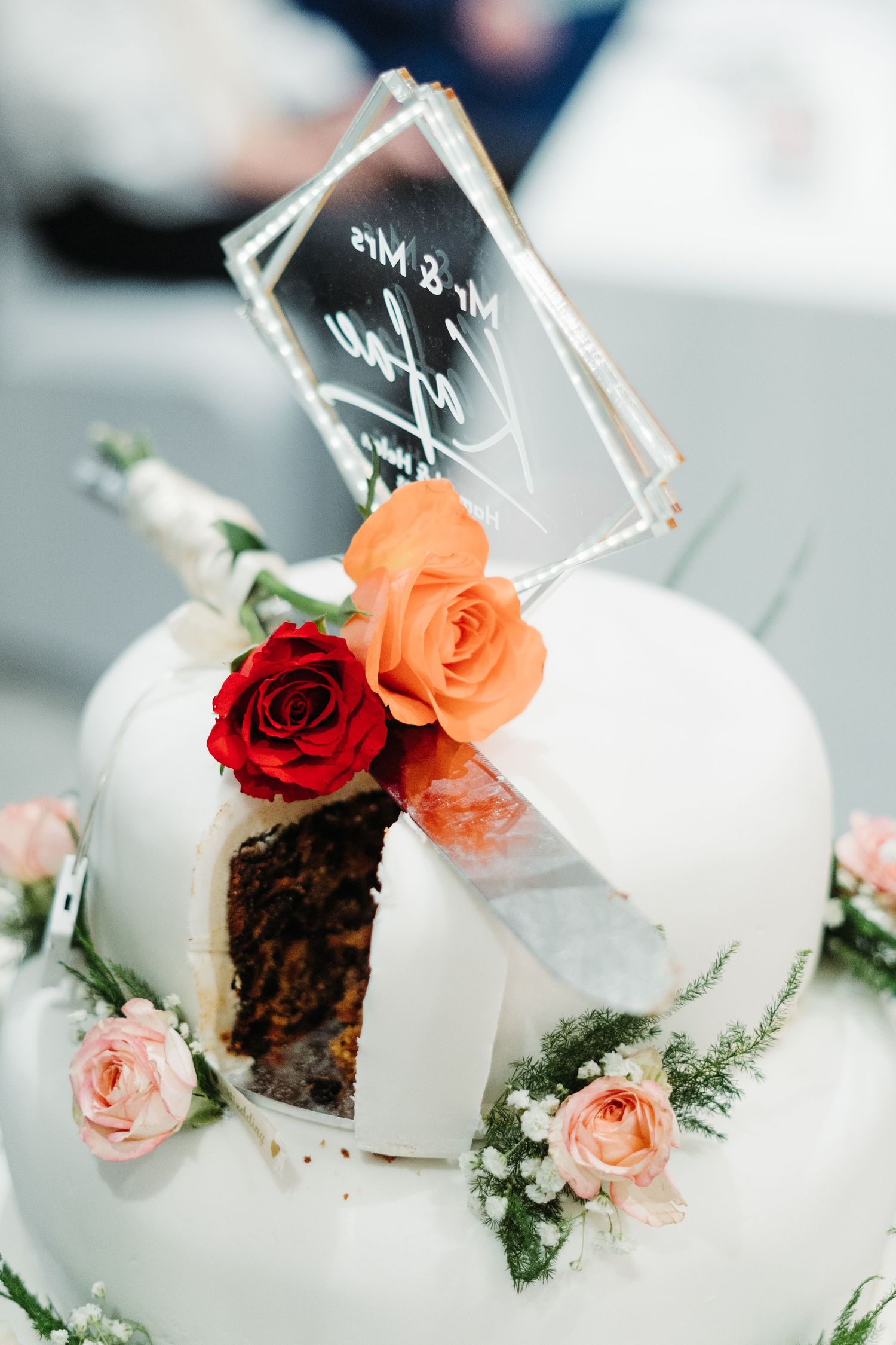 TRADITIONAL PERSIAN KNIFE DANCE wedding cake