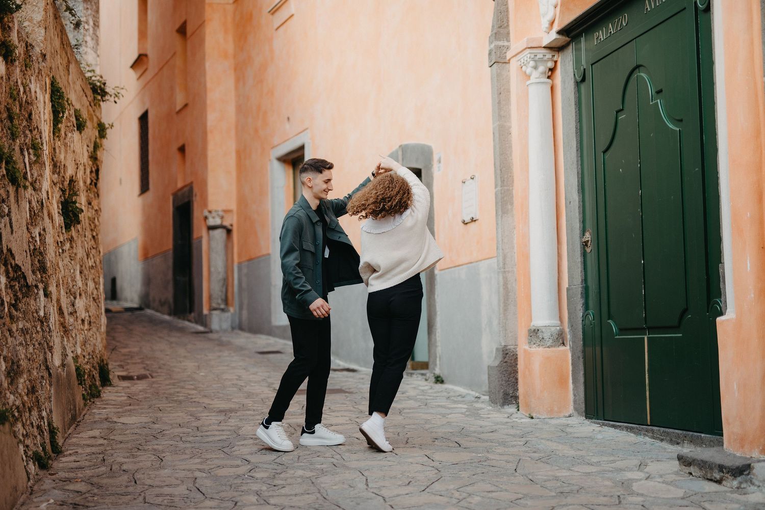Amalfi Coast Photographer - Positano, Ravello, Amalfi, Maiori elopement, proposal, wedding creator. Book your photoshoot.