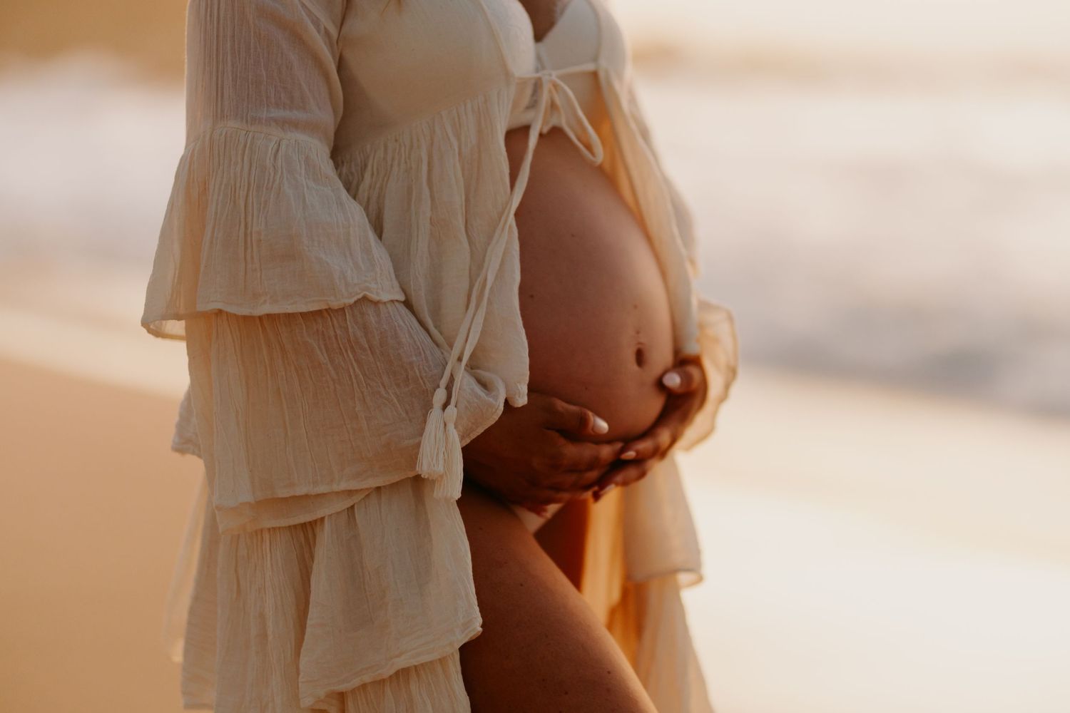 Maroubra Beach Maternity photographer, hills district photographer, sarah finnegan photography