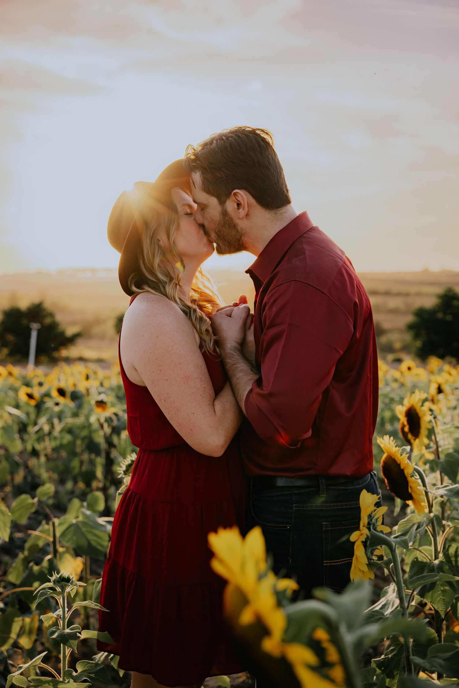 Sunflower Magic: Family & Couple Mini Photo Sessions at Southern Hill Farms in Clermont, FL
