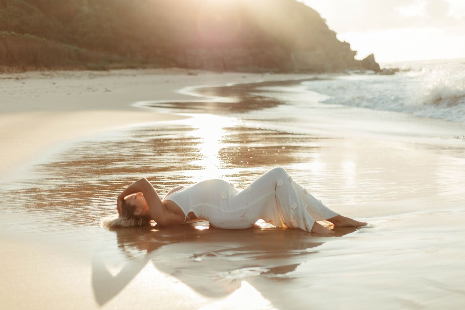 central coast maternity photographer capturing pregnancy