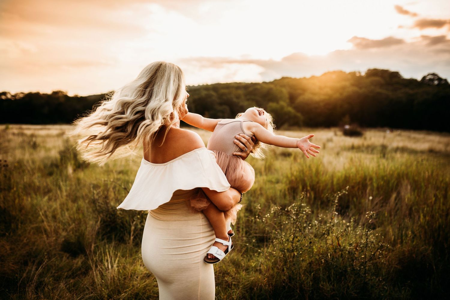 sunset family maternity lifestyle photoshoot session san antonio