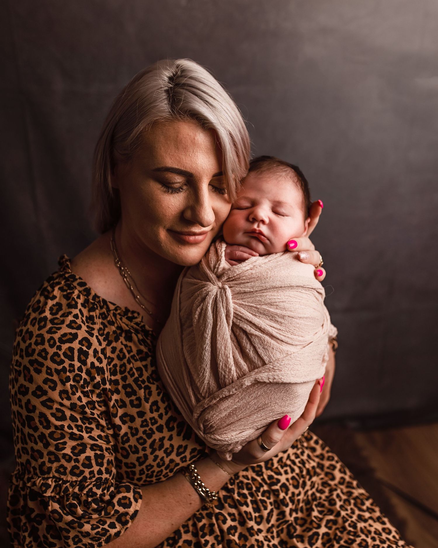 Palmerston North Newborn Baby Family Photographer. Mothers Love