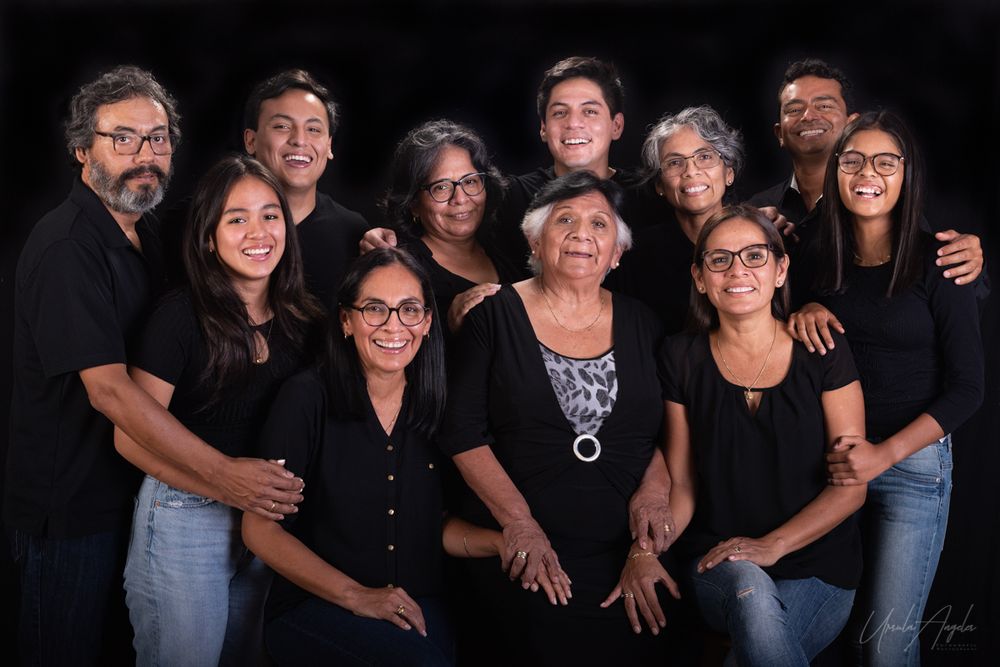 SESIONES FAMILIARES EN ESTUDIO - URSULA ANGELES PHOTOGRAPHY