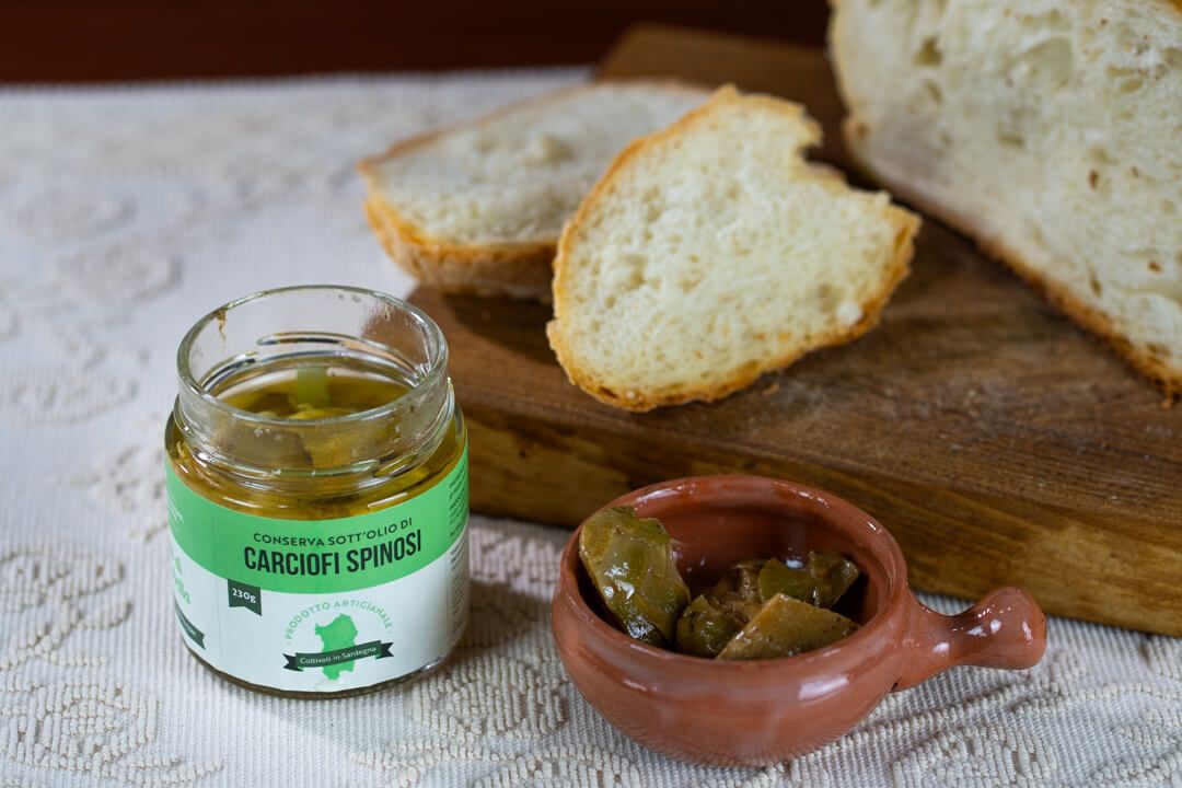 Carciofi sott´olio di Sardegna. Carciofi spinosi i campi di Elisabetta produzione e vendita prodotti genuini della Sardegna