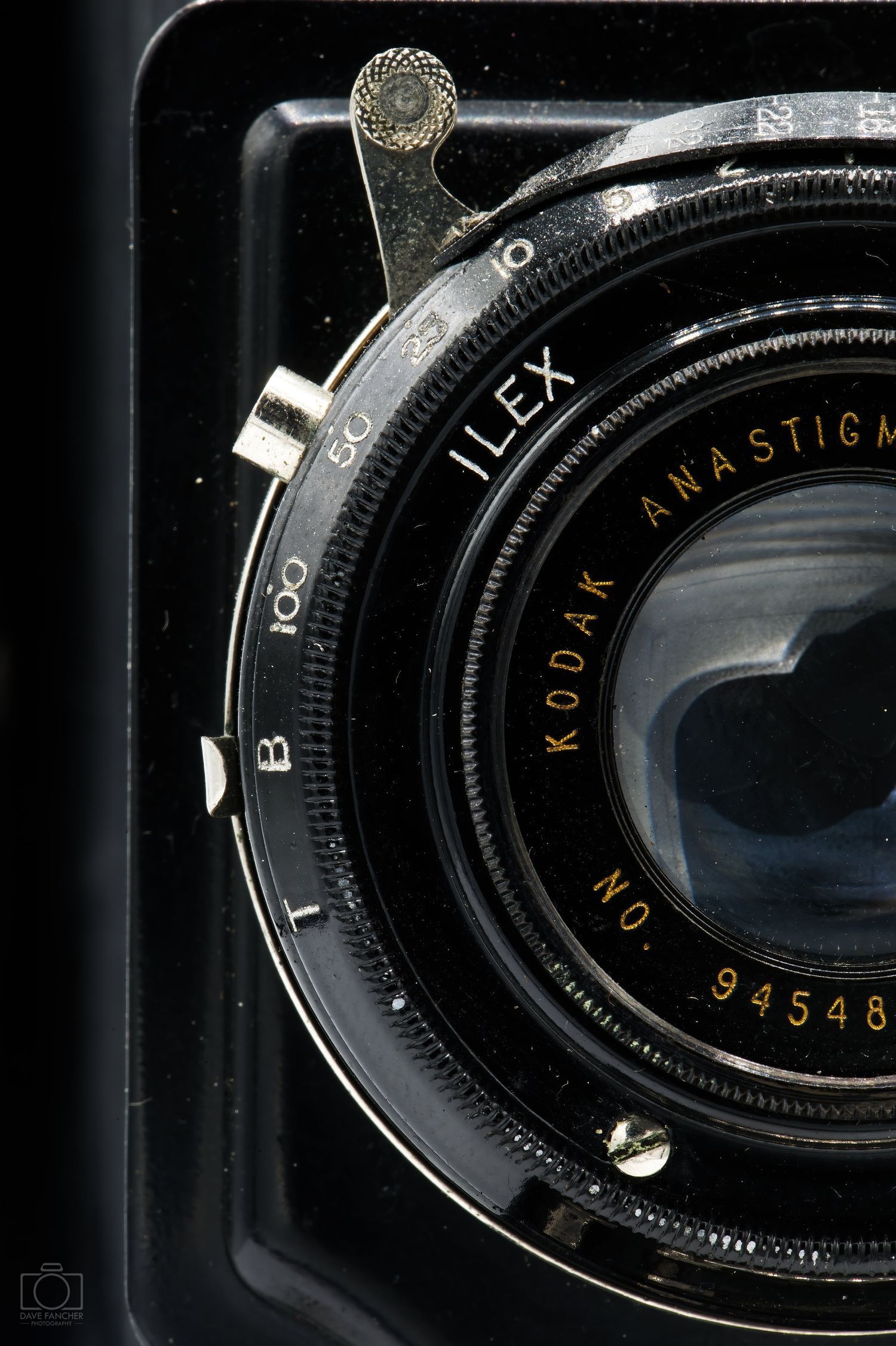 The Autographic 2-C's lens and shutter mechanism