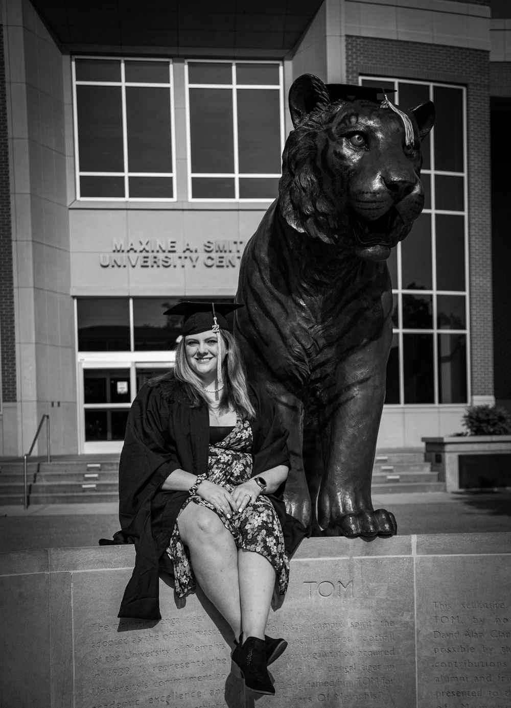 Professional senior photos in Memphis, TN that highlight confidence and individuality.