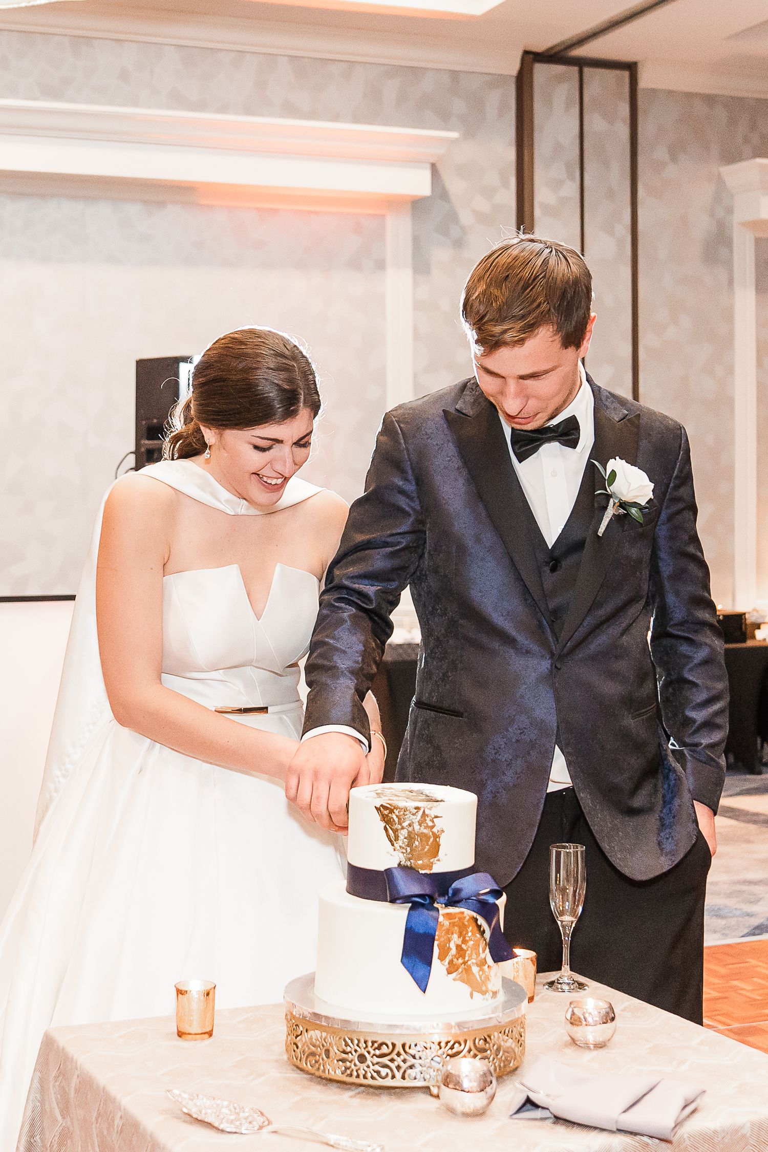bride and groom just married wedding day milwaukee saint kate arts hotel wedding photographer racine photographer MKE