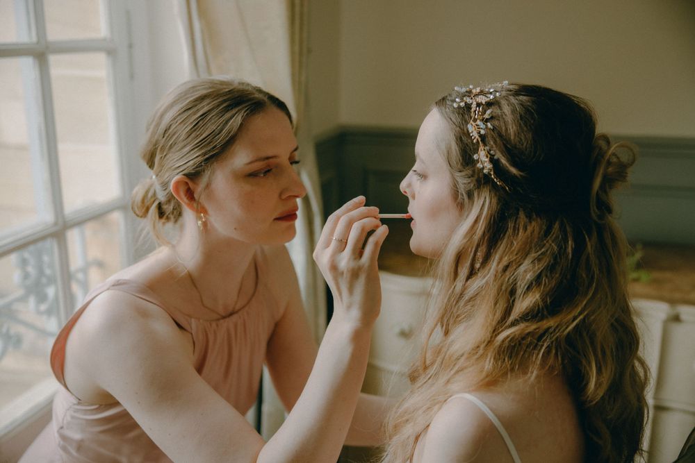 Découvrez le mariage élégant de Laura et Leandro au Château de l'Hermitage à Ennery, immortalisé par Julie Fox, photographe de mariage