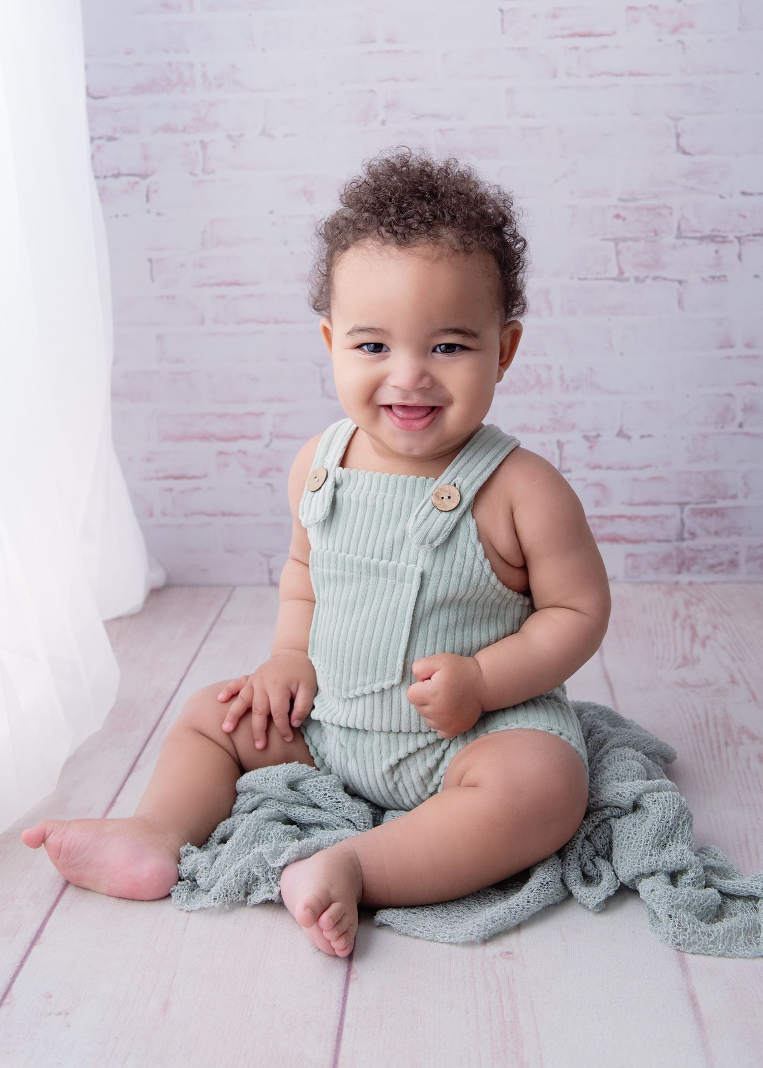 sitter session photoshoot baby picture bromsgrove Worcester