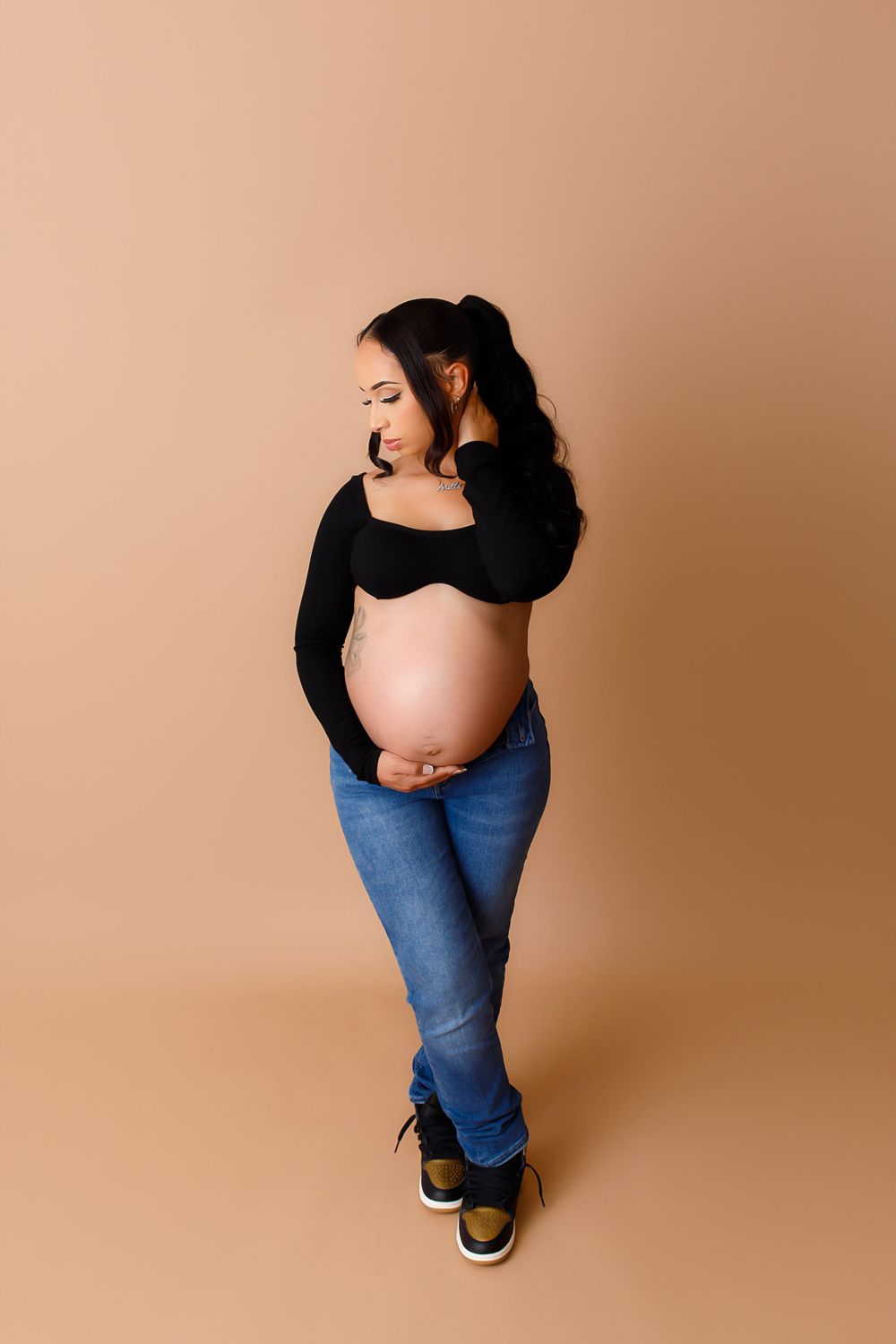 maternity photography
studio maternity session