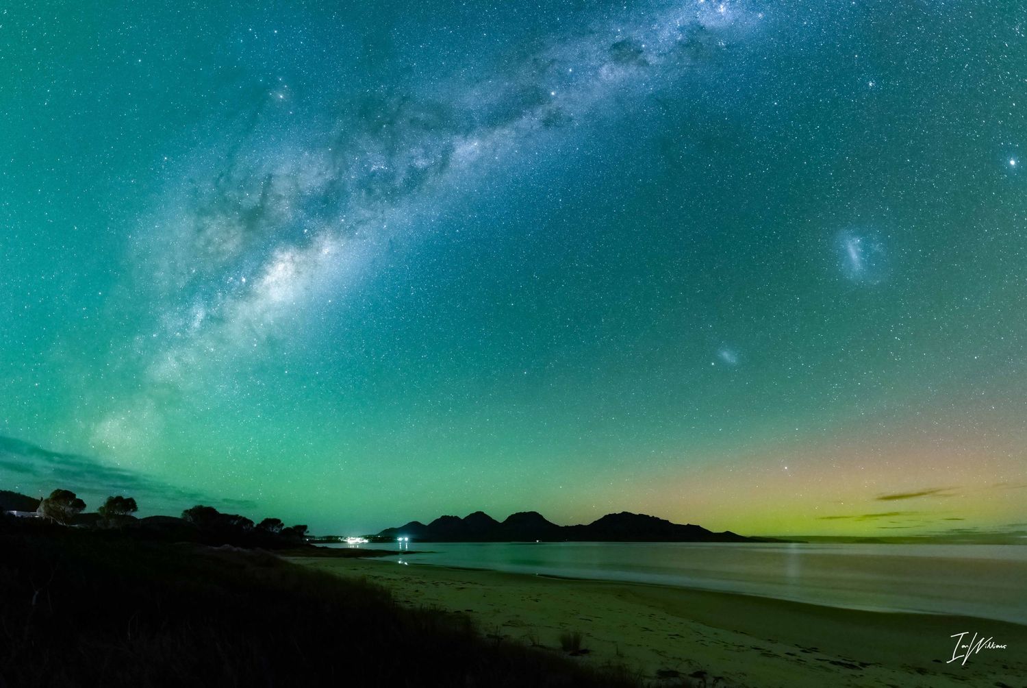 Aurora Australis, Tasmania, 8 May 2024