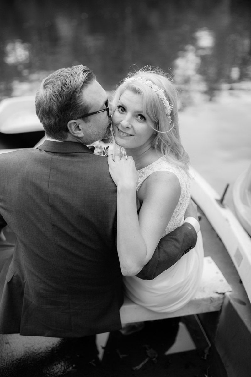 Professioneller Hochzeitsfotograf in Köln, der emotionale Momente und kreative Details eurer Hochzeit einfängt