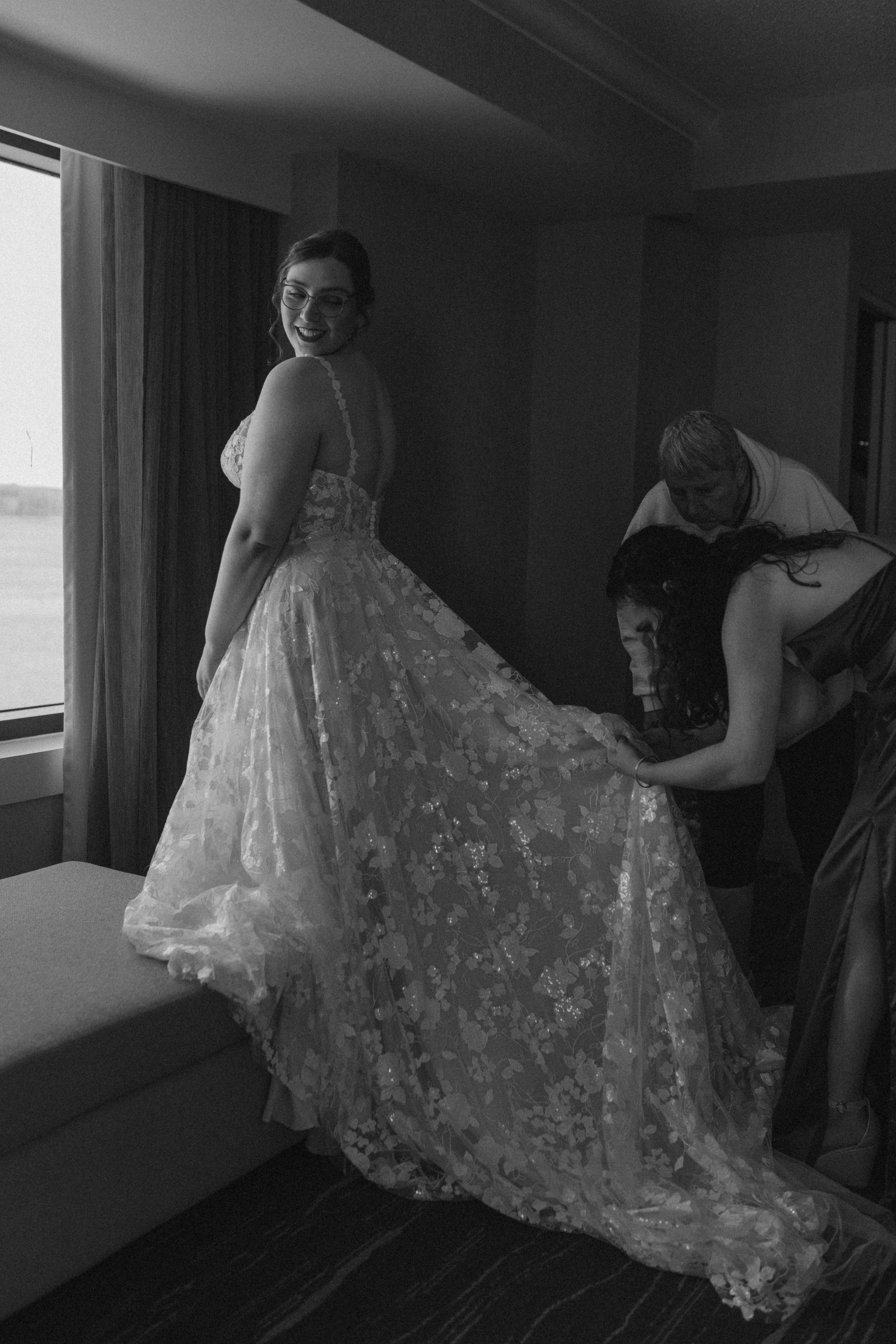 Lower Deck Wedding, Halifax Nova Scotia, Halifax Waterfront, Marriott Halifax, Queen's Marque, Halifax Wedding
