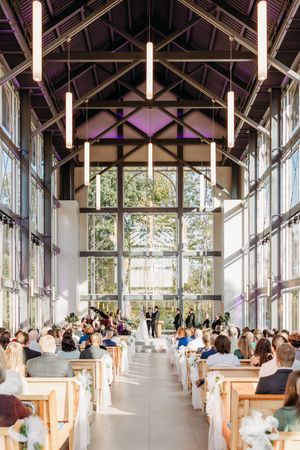 Wedding couple in Cincinnati. Cincinnati Wedding photographer. NKY wedding photographer. Chicago Wedding Photographer.