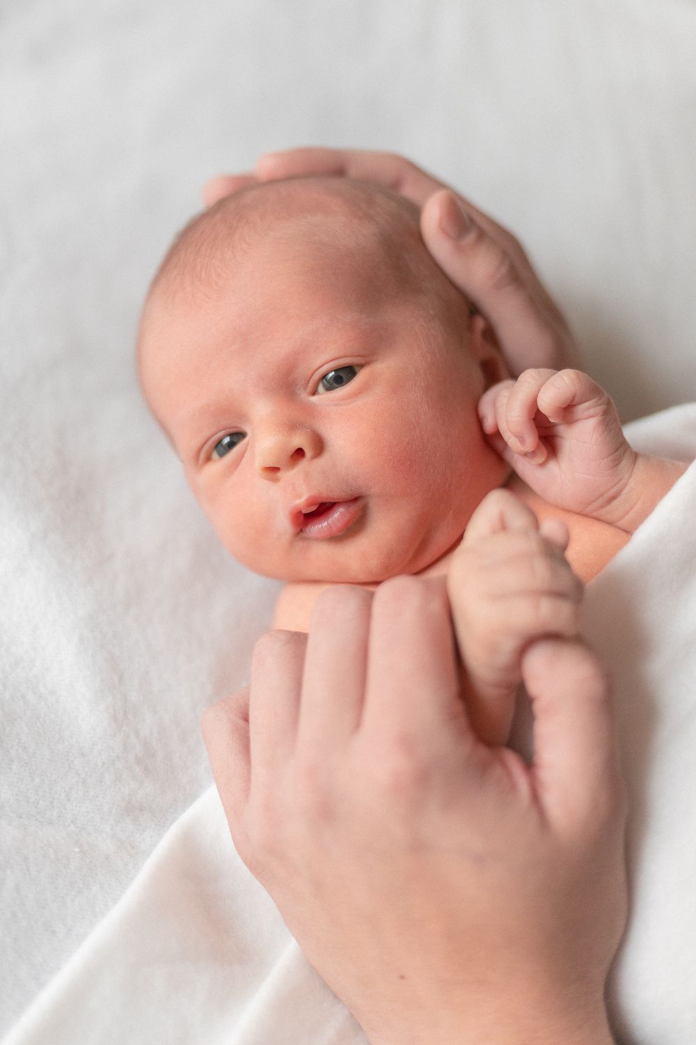 Vastasyntynyt vauva newbornkuvauksessa