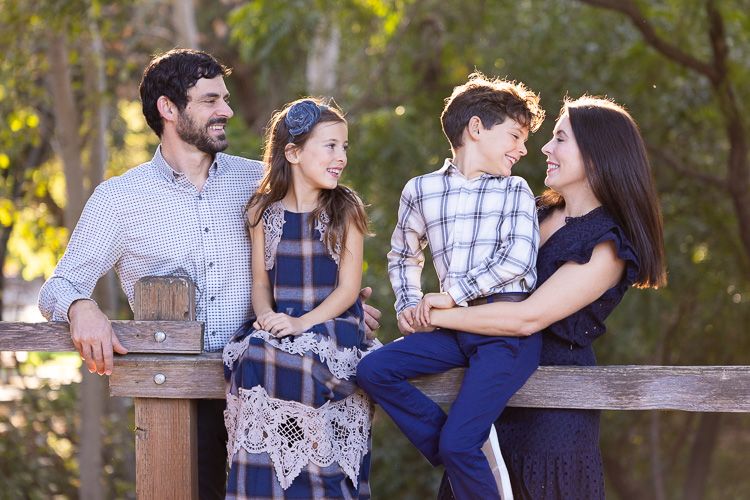 Family photoshoot at golden hour in Truckee by Family & Newborn Photographer Cindy Tucey