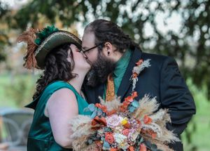 Wedding picture photographed by Rhonda Kay Photography.