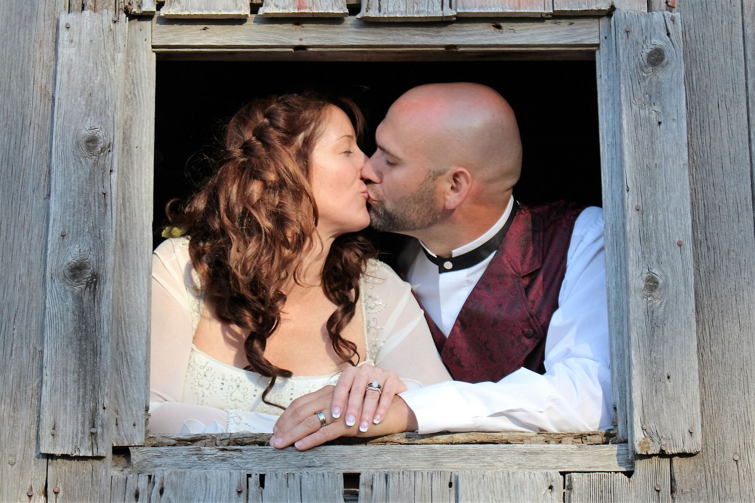 Wedding picture photographed by Rhonda Kay Photography.