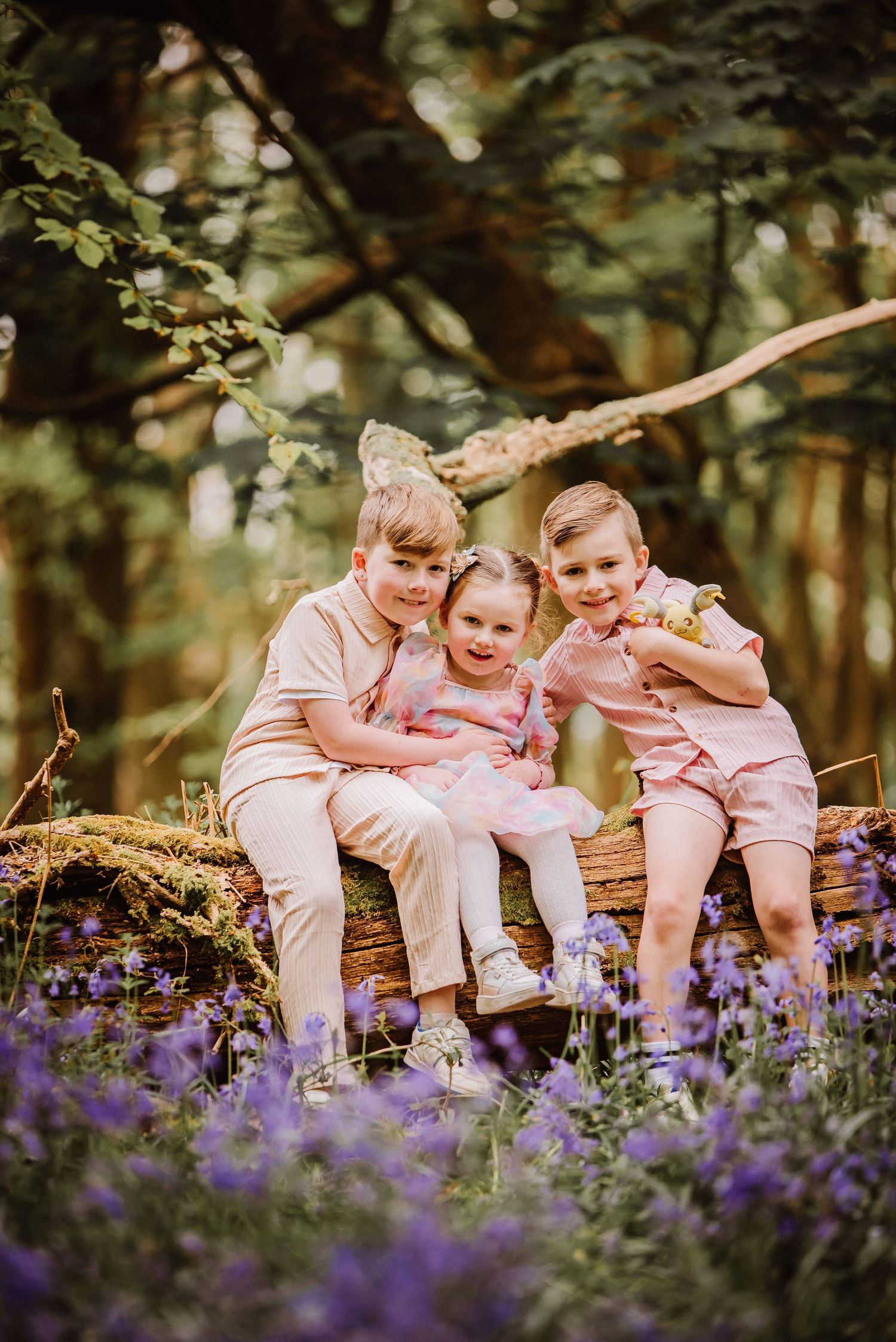 Family bluebell photography in Dorset. Candid family photography near Dorchester, Weymouth, Yeovil. Bluebells near Dorchester. Family photog