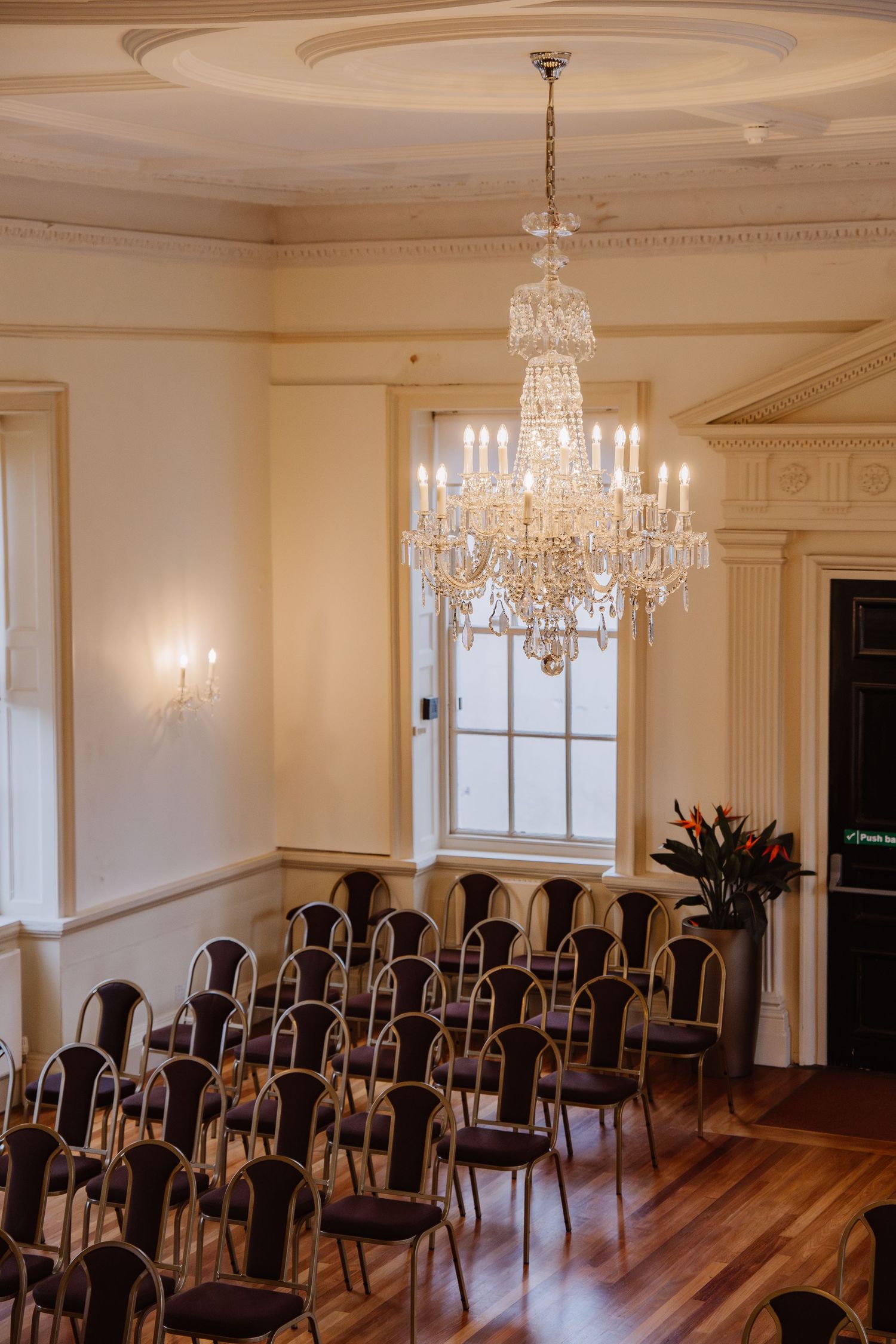 Wedding at the Guildhall, Poole. Wedding venue Poole. BCP registration services. Poole registry office. Poole wedding photographer