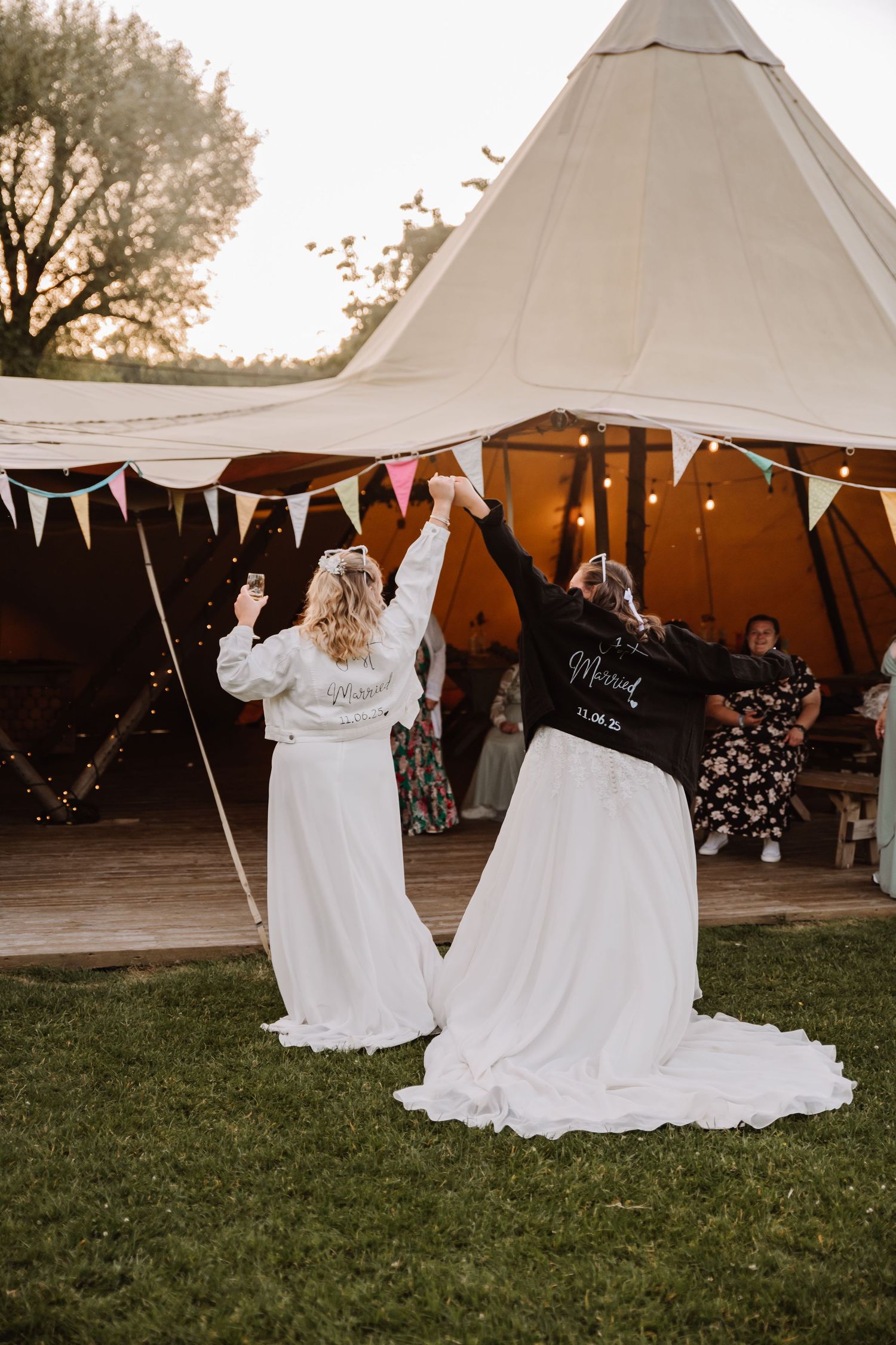 The Gaggle of Geese Tipi Wedding Dorchester Dorset. Outdoor wedding Dorchester, Dorset. Festival wedding Dorset. Weymouth wedding photograph
