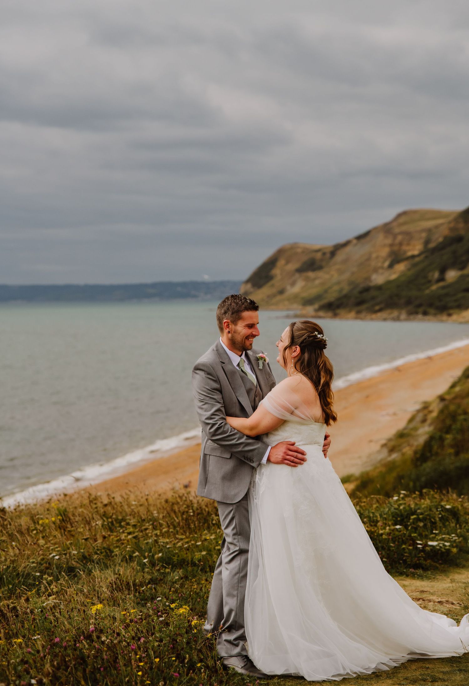 Wedding photo, Bride and Groom at Eype near Bridport Dorset. Bridport Wedding. Bull Hotel wedding. Dorset wedding photographer