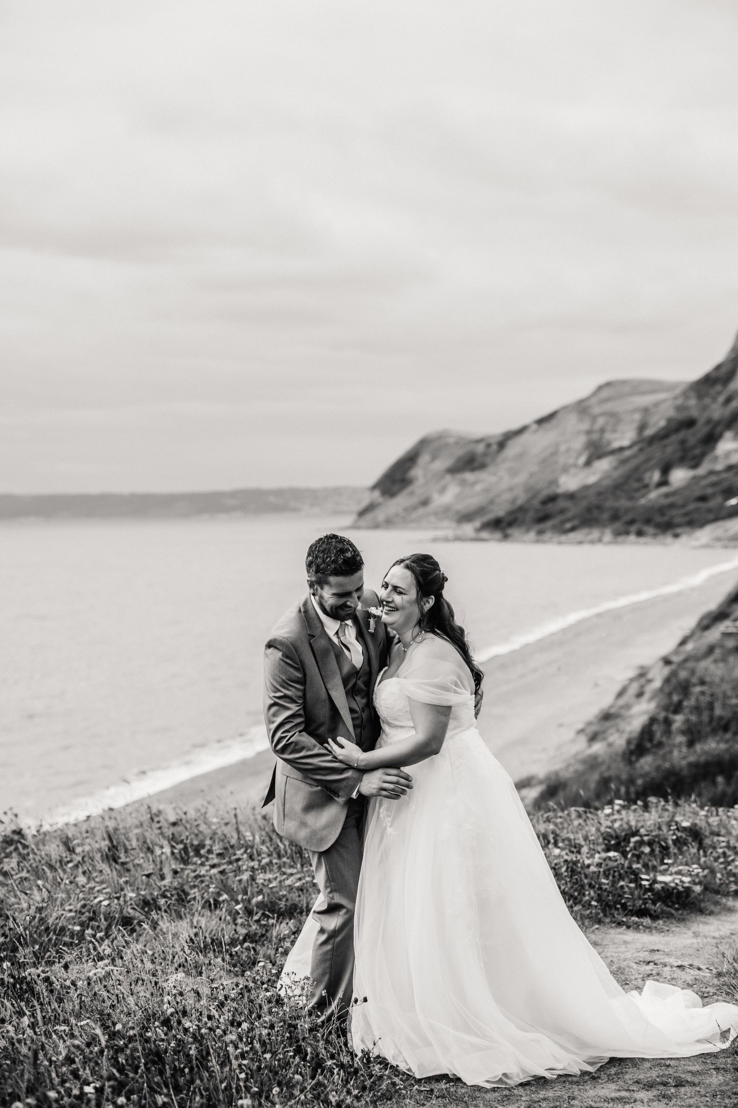 Wedding photo, Bride and Groom at Eype near Bridport Dorset. Bridport Wedding. Bull Hotel wedding. Dorset wedding photographer
