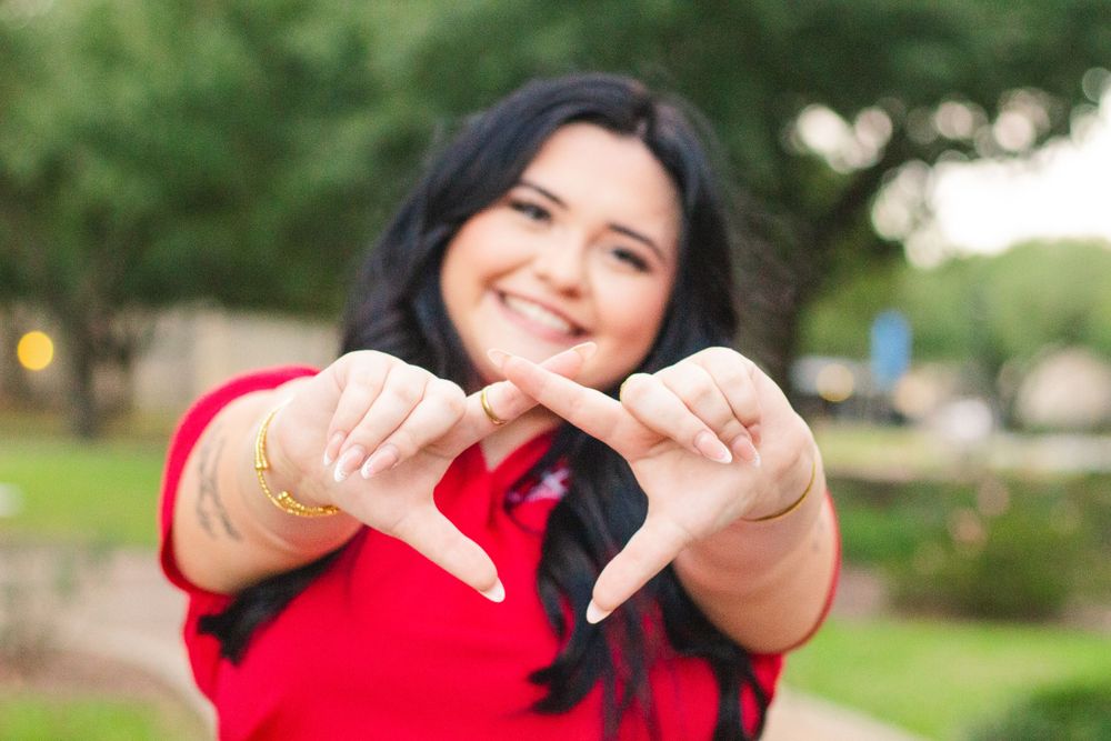 Sorority girl graduation pictures