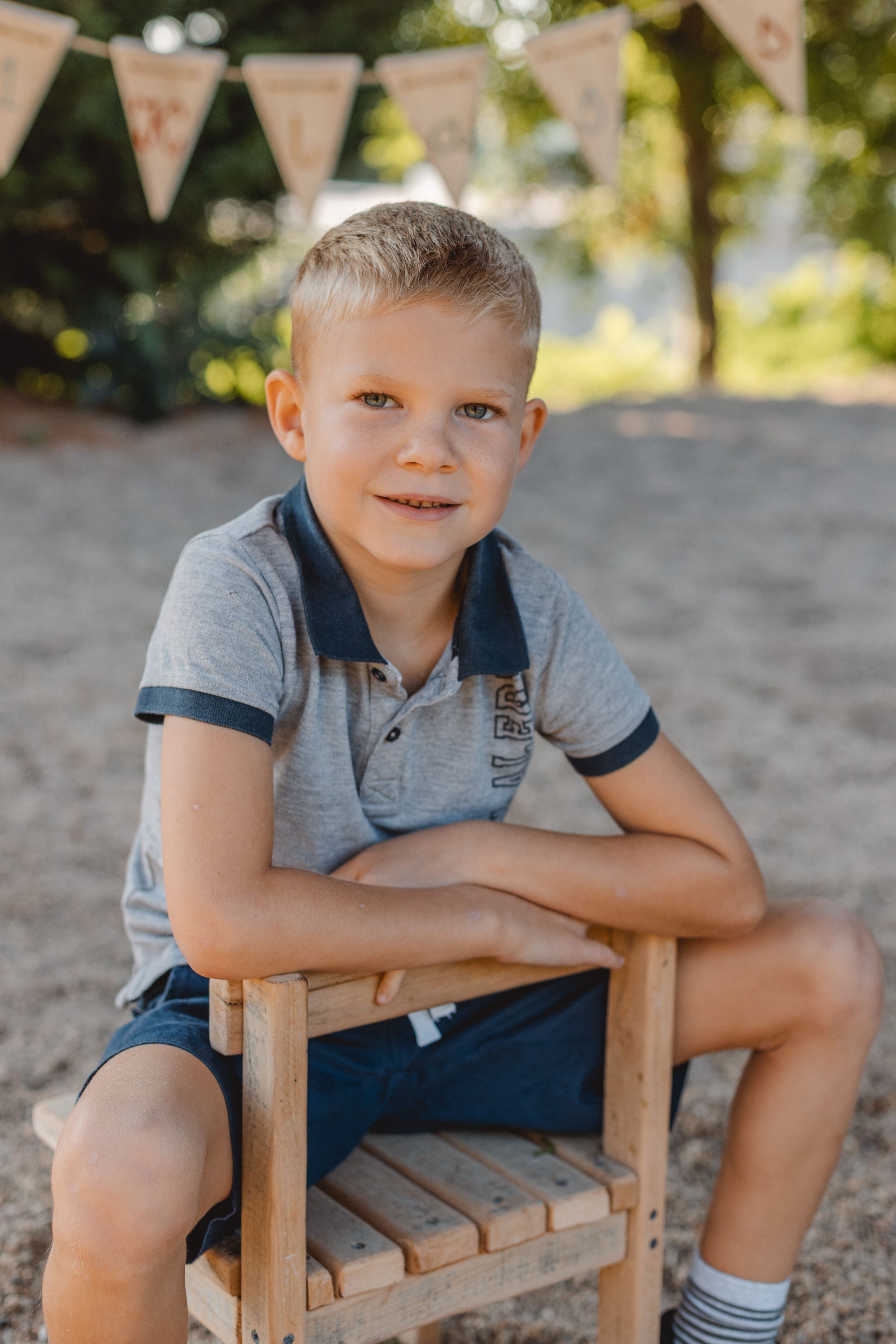 Schulfotos in Grimma, Leipzig und Umgebung – natürliche, authentische Bilder von Kindern im Schulalltag.