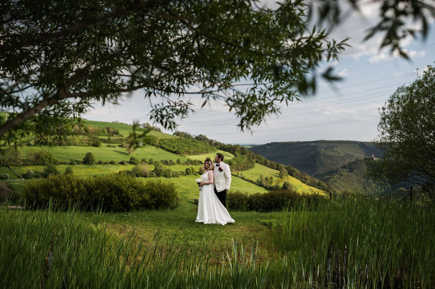 bridal party walking summer weddingphotography Finland Luxembourg Dominika Montonen-Koivisto