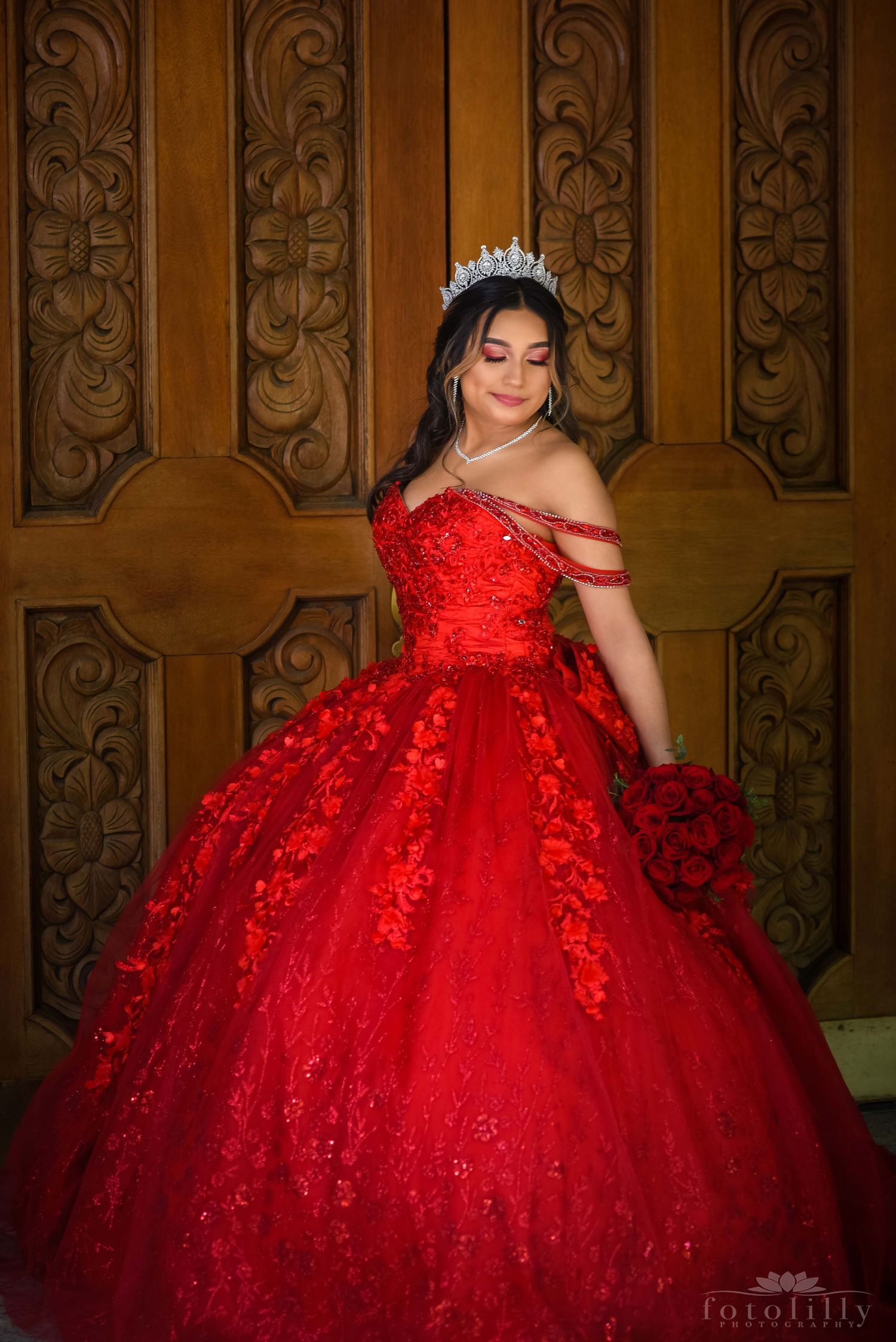 QUINCE IN A RED QUINCE DRESS PHOTOSHOOT QUINCEANERA PHOTOGRAPHY FOTOLILLY PHOTOGRAPHY DFW’S BEST QUINCE PHOTOGRAPHERS