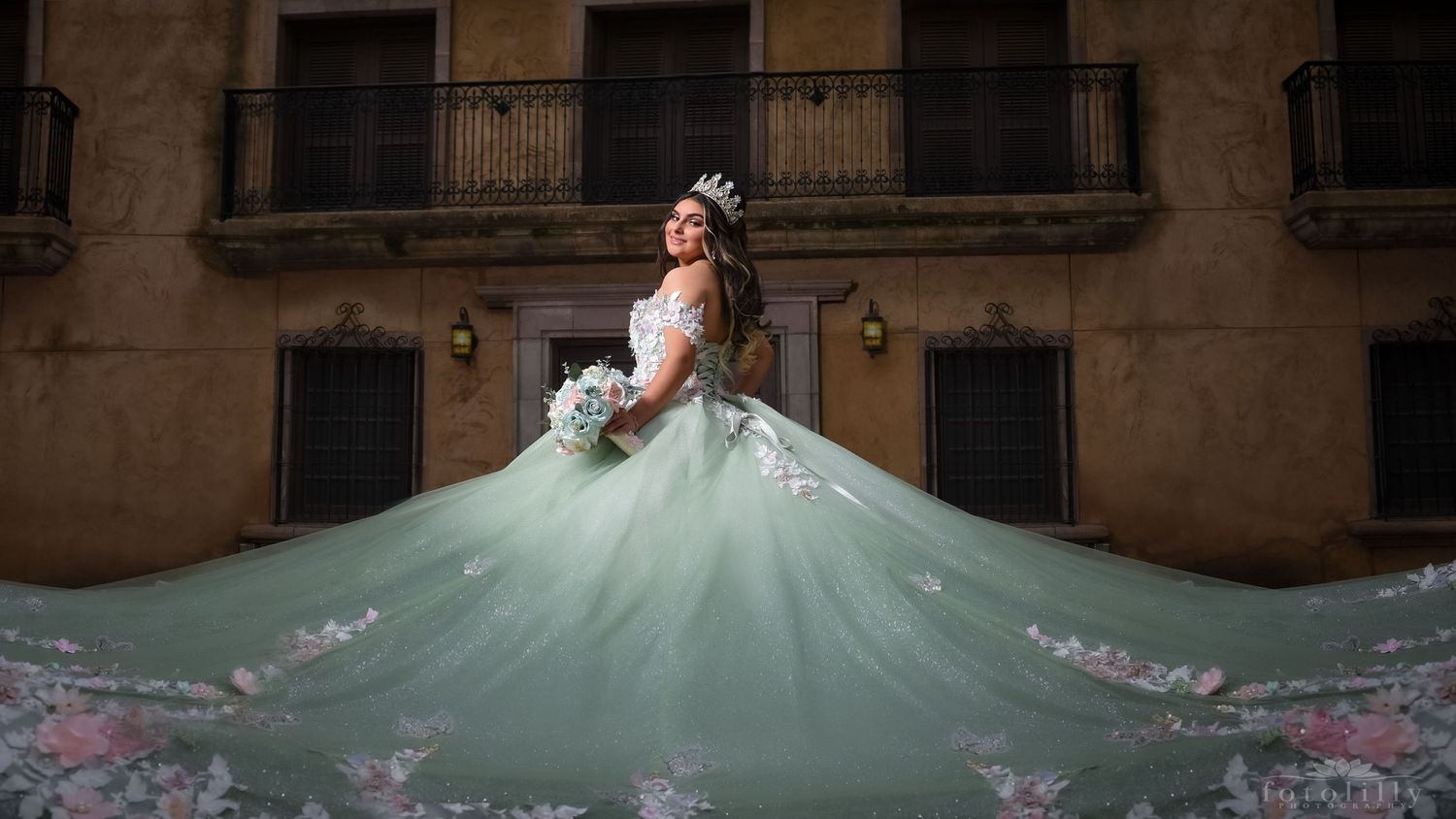 light green quince dress photography photoshoot by fotolilly photography in dallas fort worth texas