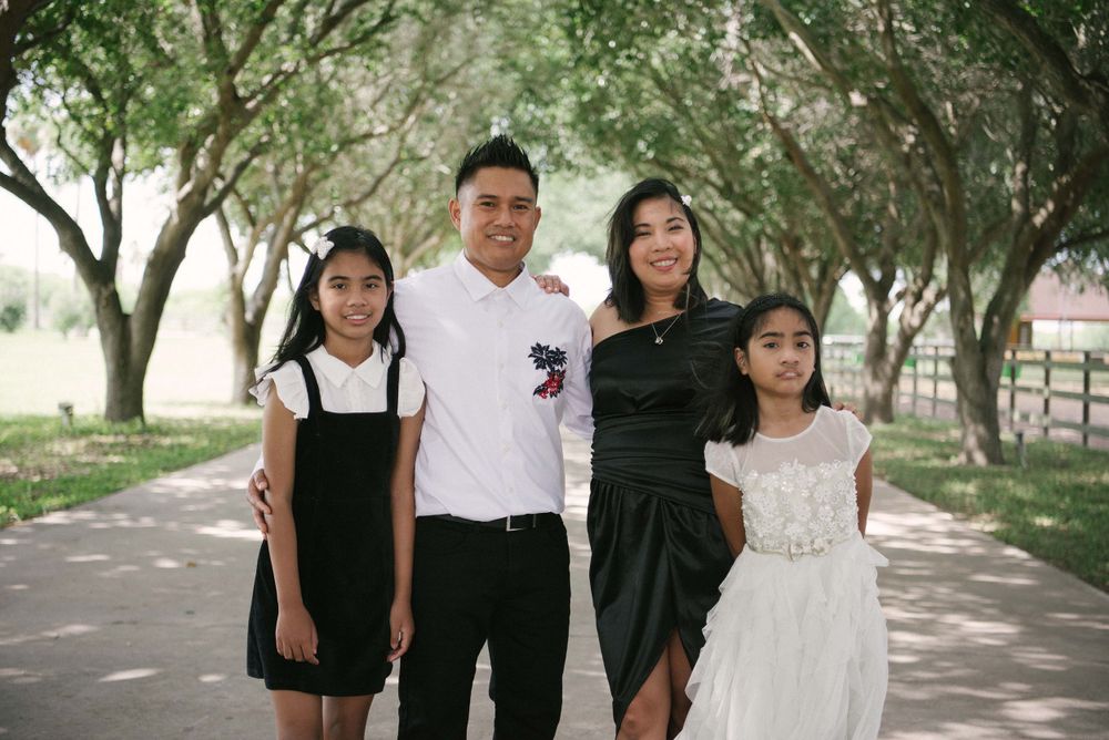 family of four photo session. azenda events. Edinburg, Texas. Wedding photographer.
